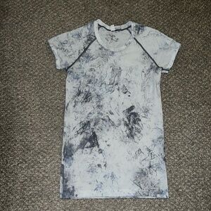 Lululemon swiftlytech shirt. 6